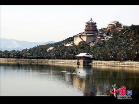 The snowfall of winter brings the Summer Palace, an imperial garden 